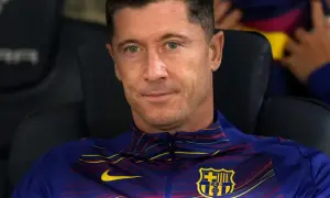 Robert Lewandowski w stroju FC Barcelony. Zastanawiasz się, ile kosztuje Lewandowski?