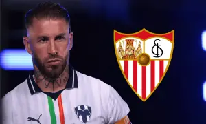 Sergio Ramos w koszulce z herbem Sevilli. Powrót do klubu, gdzie gra Sergio Ramos.