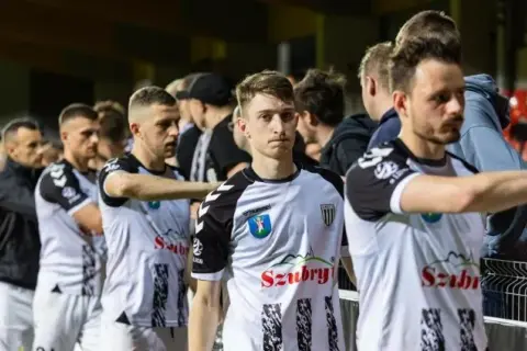 Ile zarabiają piłkarze Sandecji? Zaskakujące fakty o pensjach!