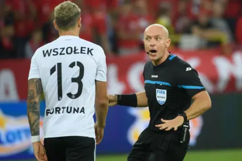 Ile zarabia sędzia piłkarski w ekstraklasie? Zaskakujące kwoty!