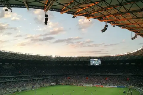Gdzie powstał pierwszy klub piłki nożnej? Odkryj jego historię i znaczenie