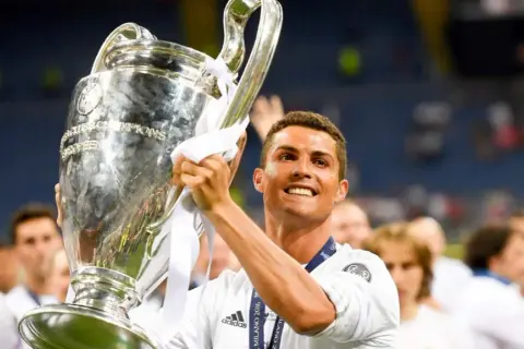Ile Ronaldo ma pucharów? Zaskakująca lista trofeów i osiągnięć