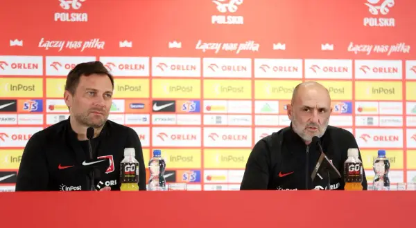 Michał Kwiatkowski, trener reprezentacji Polski w piłce nożnej, podczas konferencji prasowej PZPN.