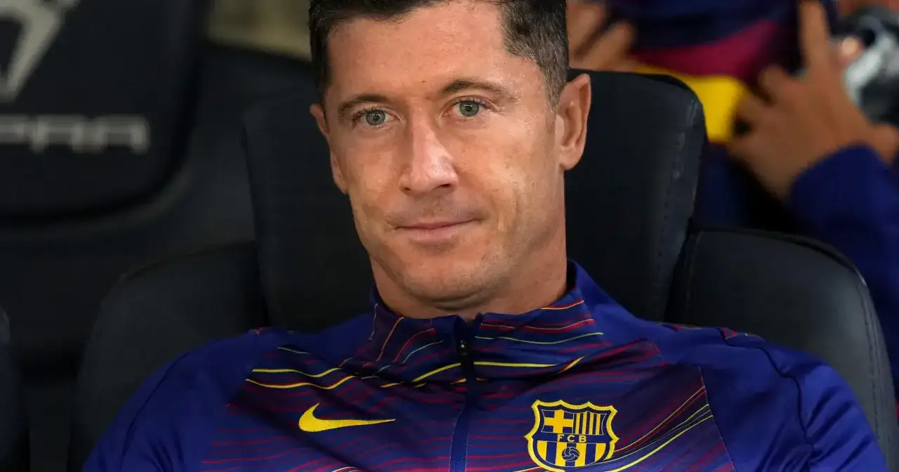 Robert Lewandowski w stroju FC Barcelony. Zastanawiasz się, ile kosztuje Lewandowski?